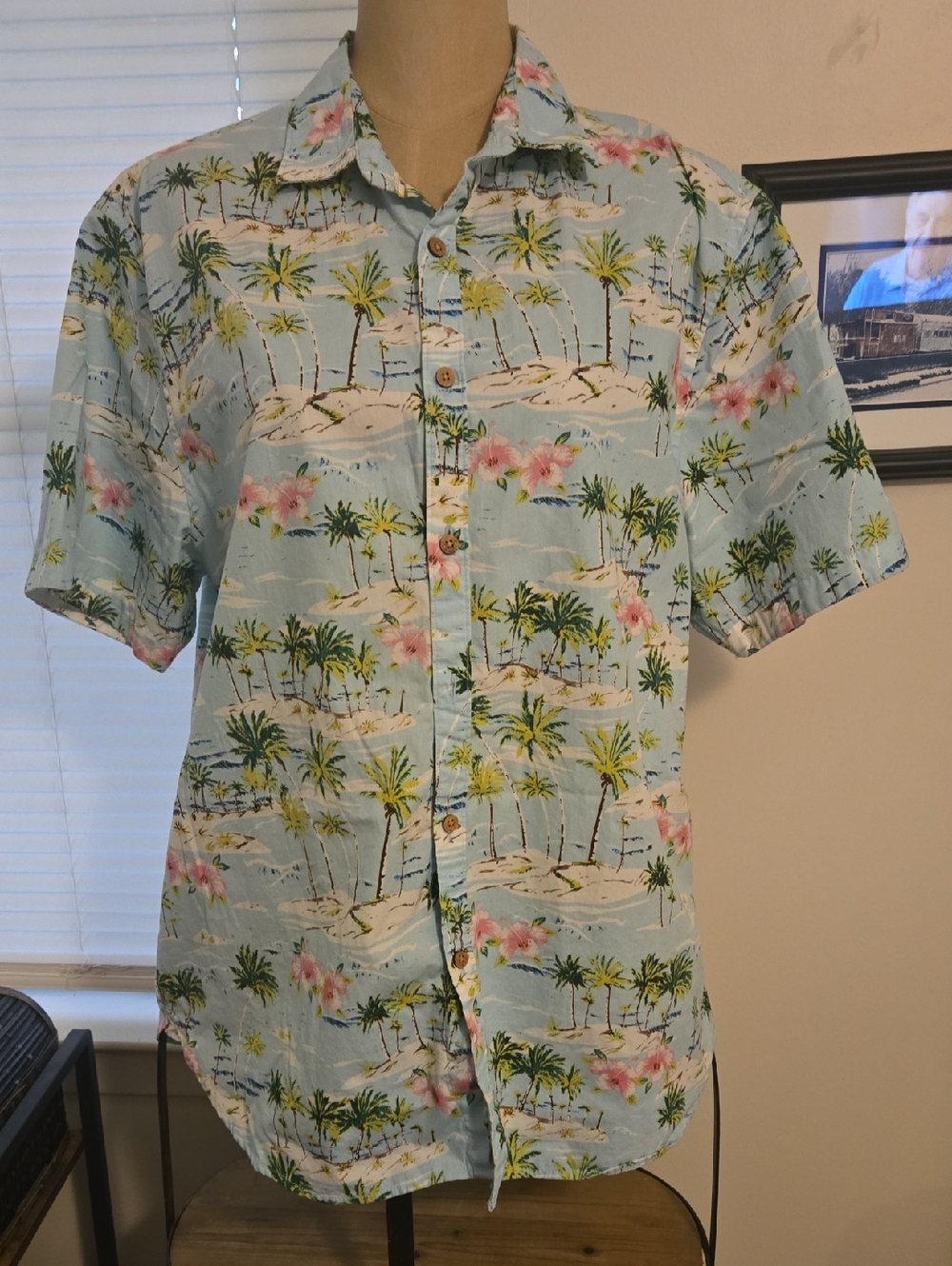 Cactusman Men's Light Blue Tropical Print Short-Sleeve Button-Down Shirt